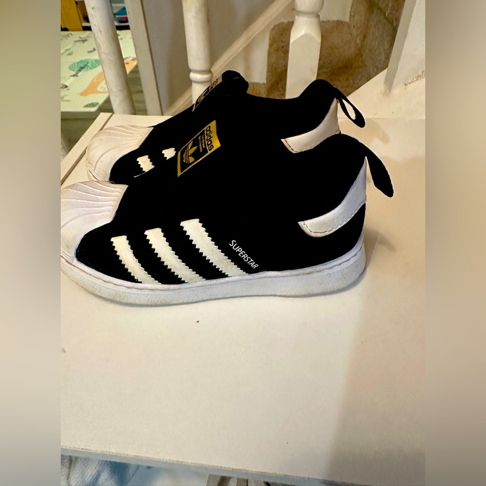 GUC. Kids Adidas slip ons
